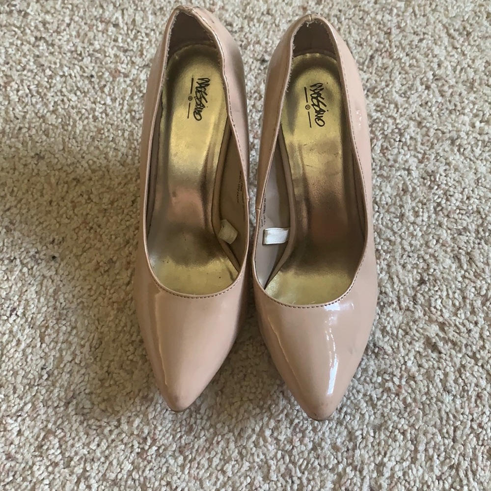 Women’s nude heels